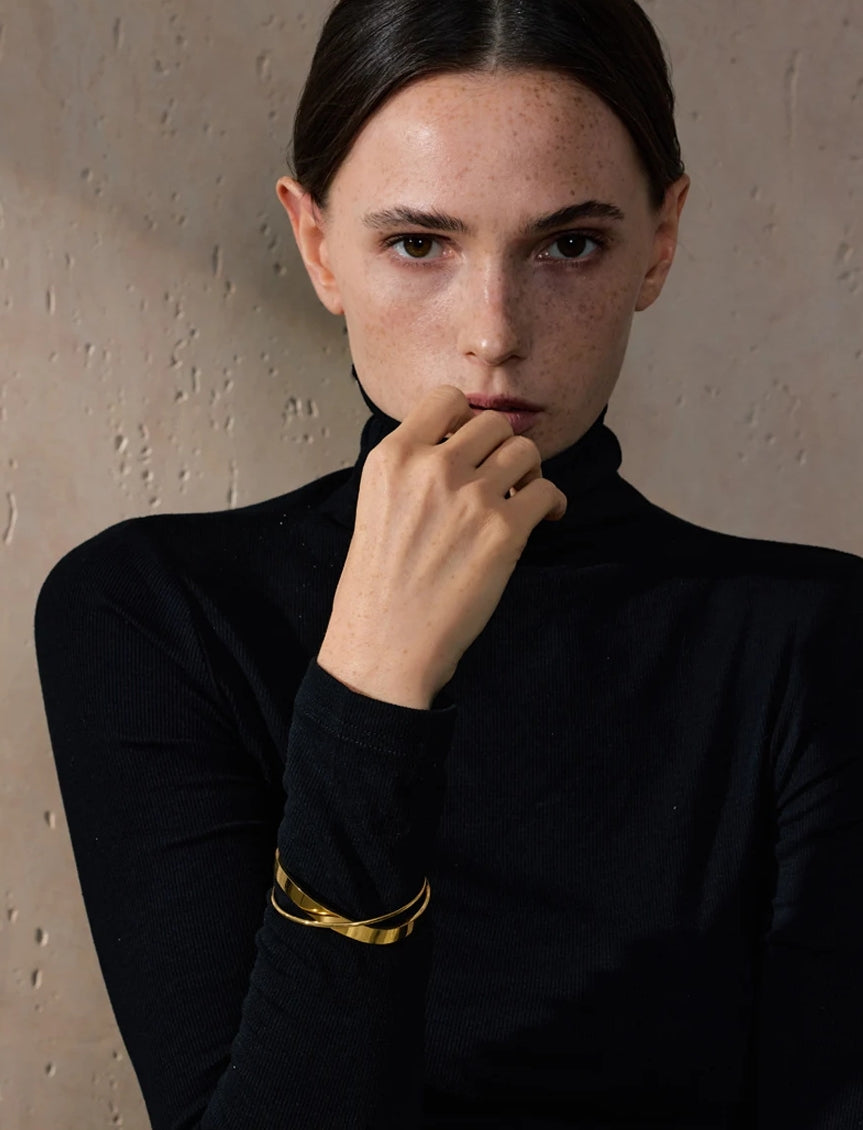 Minimal Crossed Layers Open Cuff Bracelet