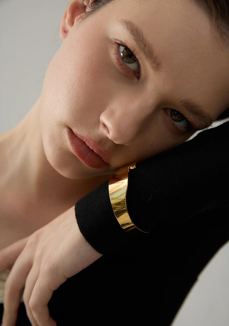 Glossy Wide Geometric Bangle