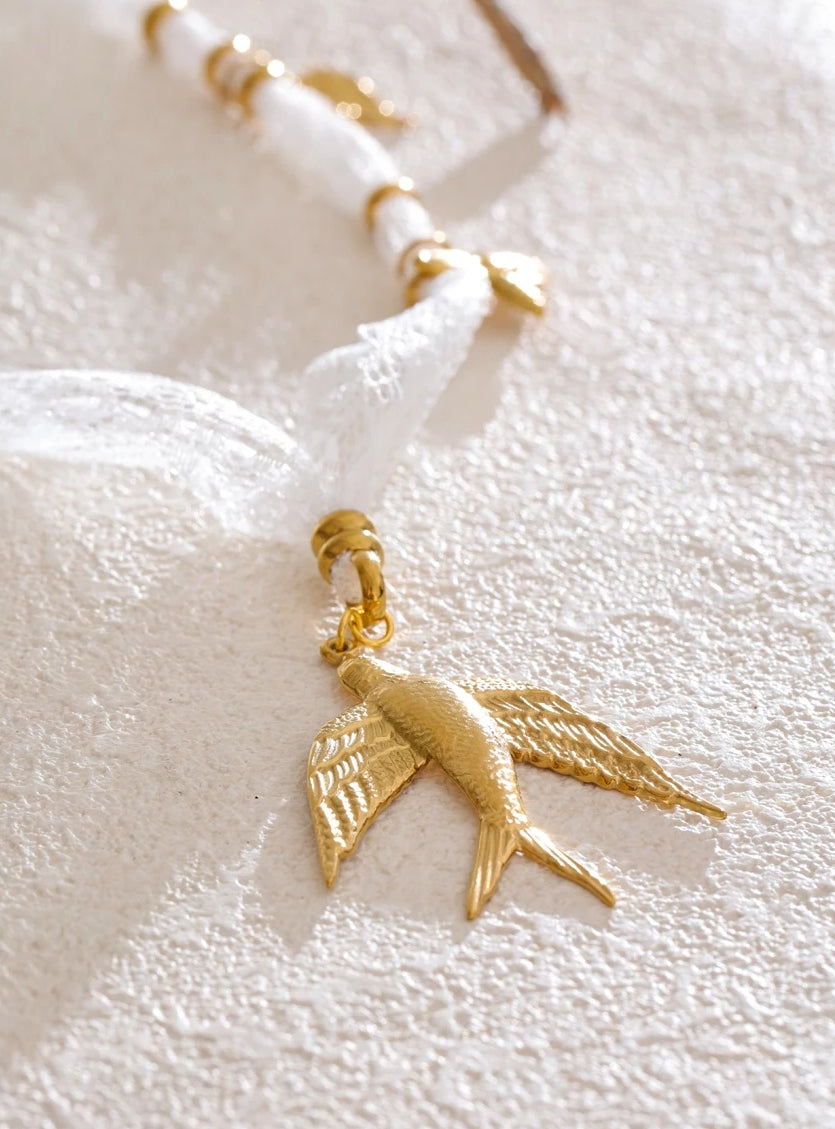 Tulle Lace Floral Charm Bird Pendant Necklace