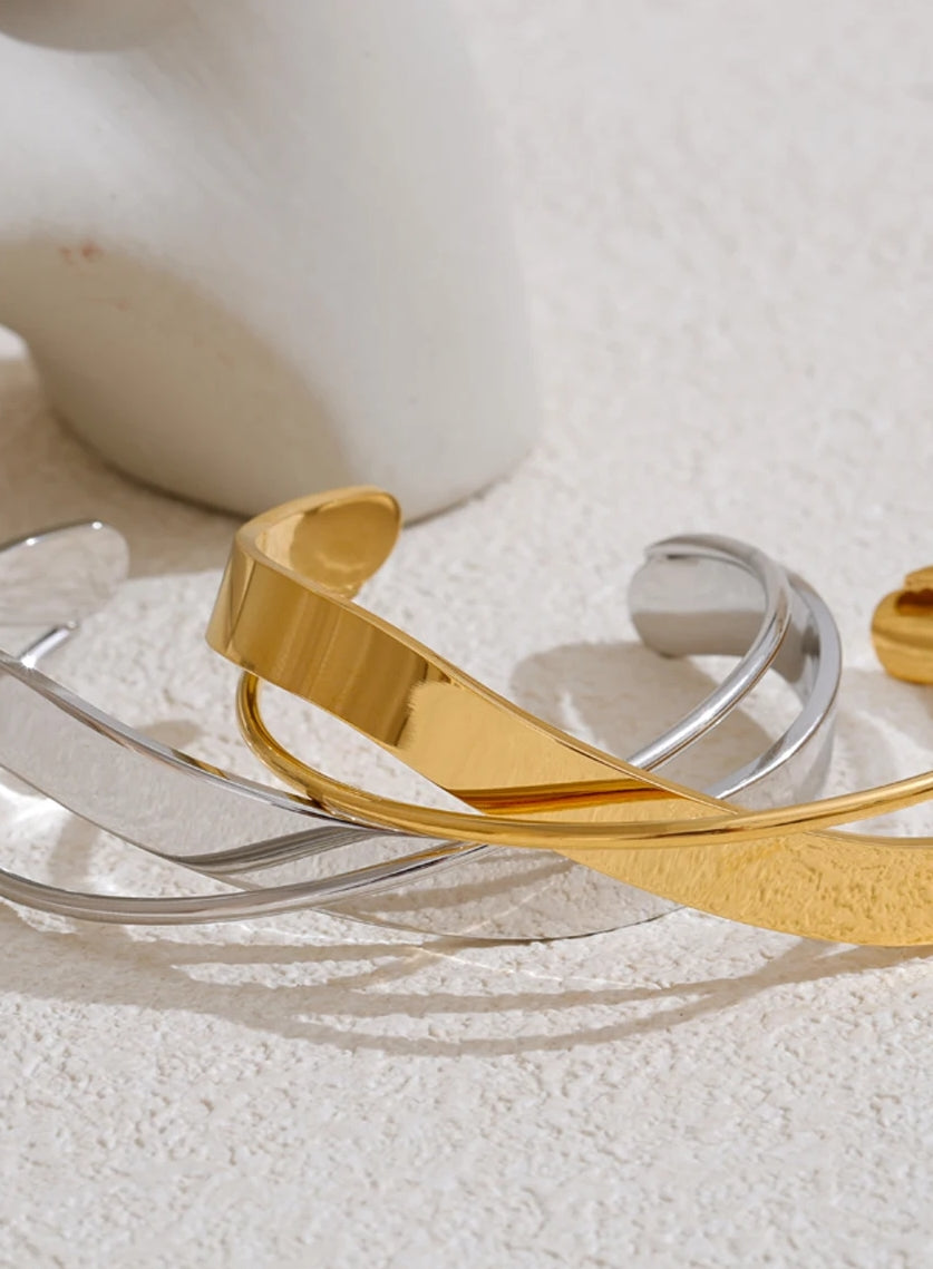 Minimal Crossed Layers Open Cuff Bracelet