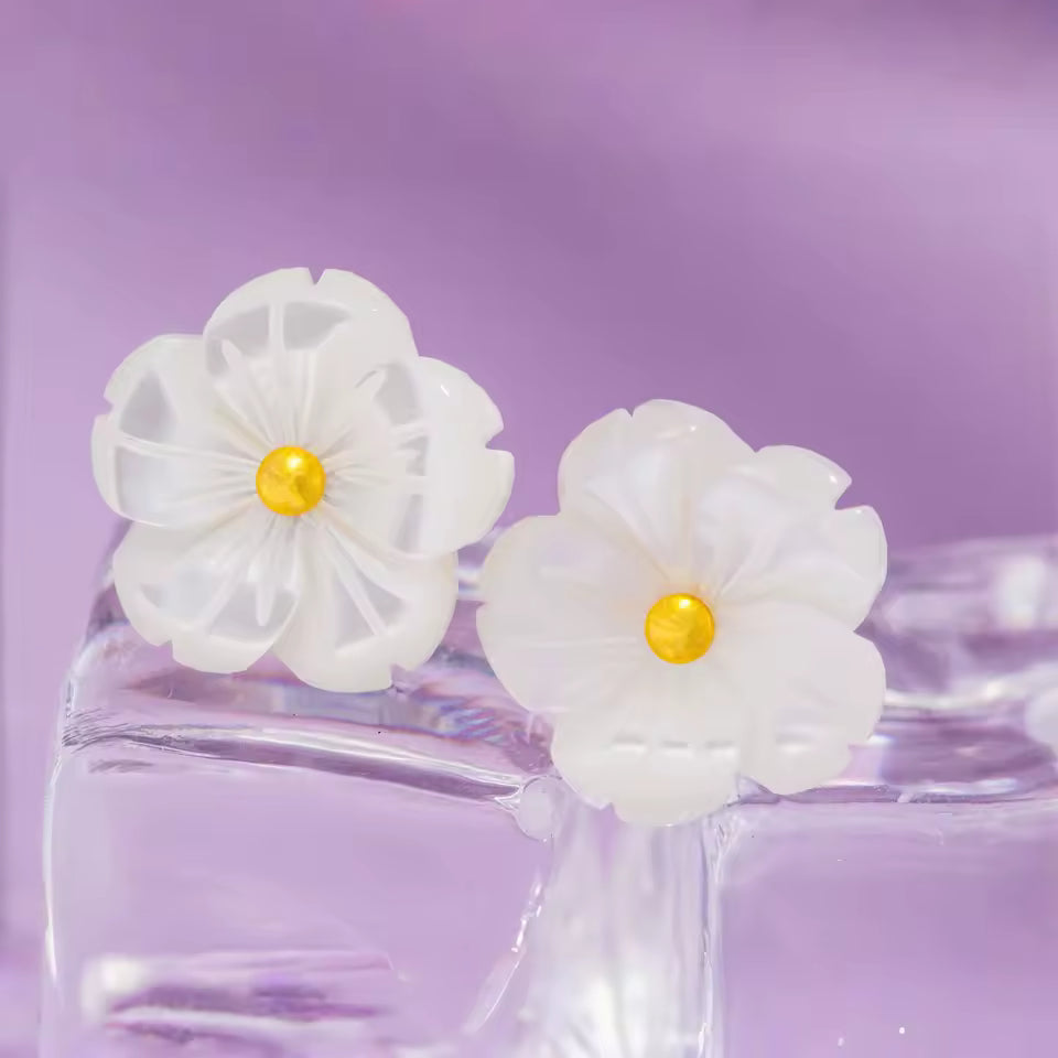 Carved Natural Shell Flower Stud Earrings