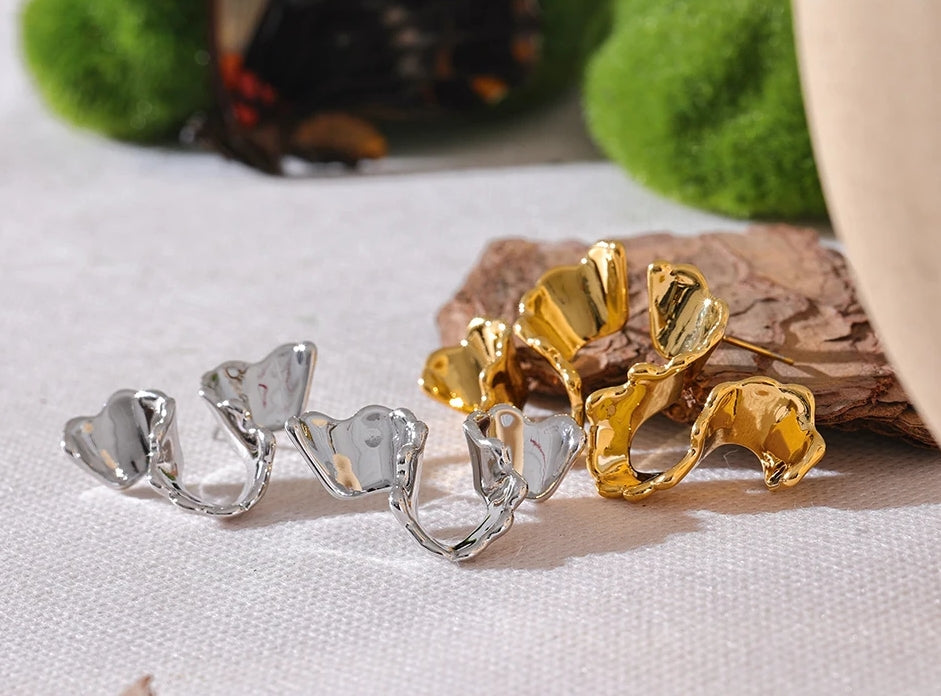 Abstract Sculpted Wave Stud Earrings