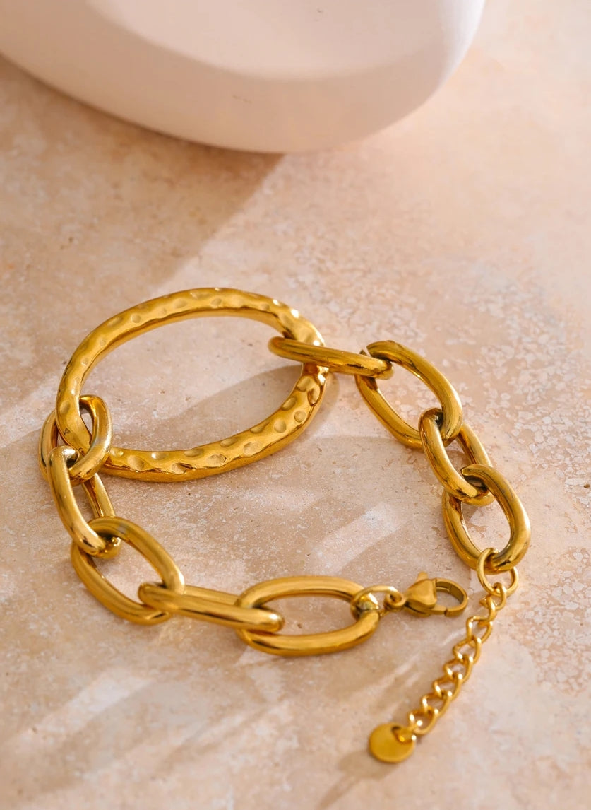 Gold Oval Chain Bracelet