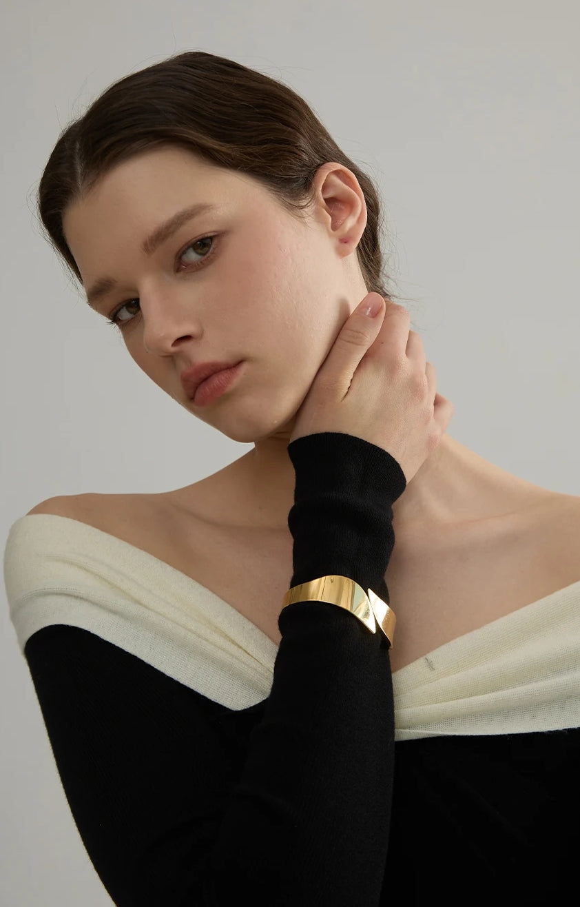 Glossy Wide Geometric Bangle