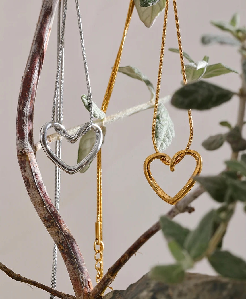 Hollow Hearth Pendant Necklace