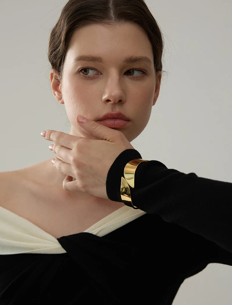 Glossy Wide Geometric Bangle