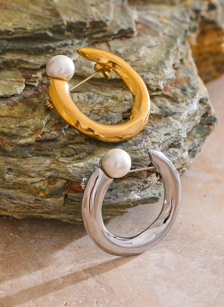 U-Pearl Brooch