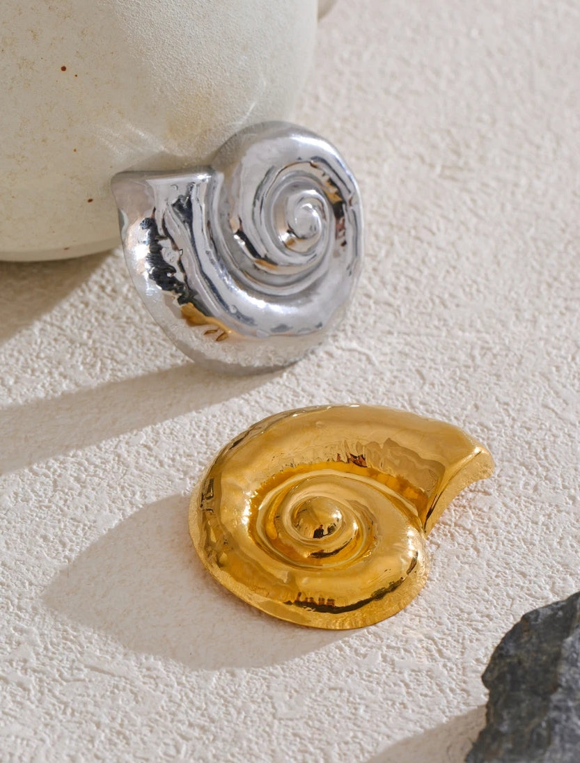 Conch Brooch