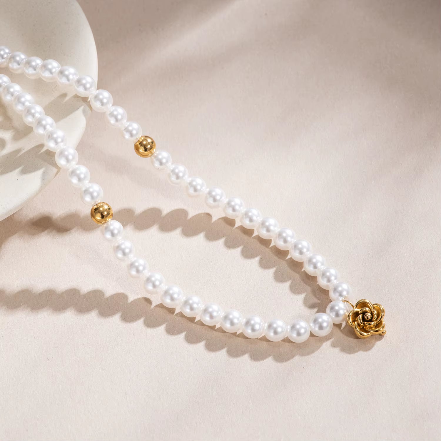 Simulated Pearl Flower Pendant Necklace