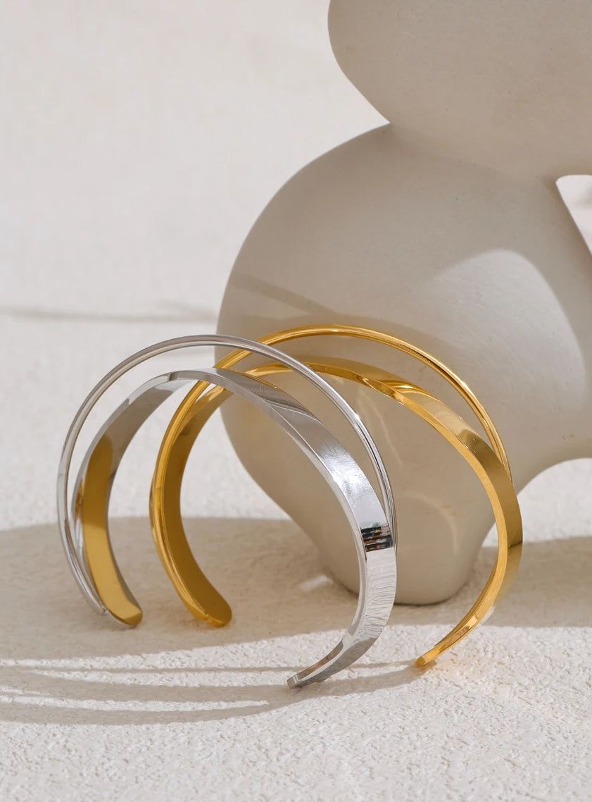 Minimal Crossed Layers Open Cuff Bracelet