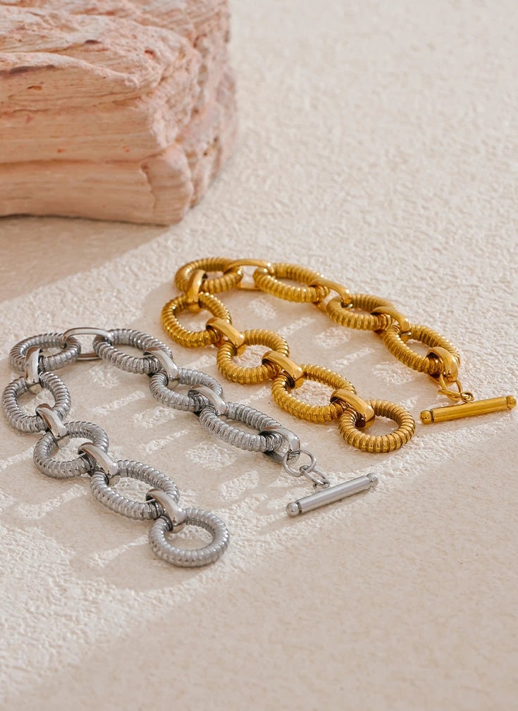 Textured Oval Chain Toggle Clasp Bracelet