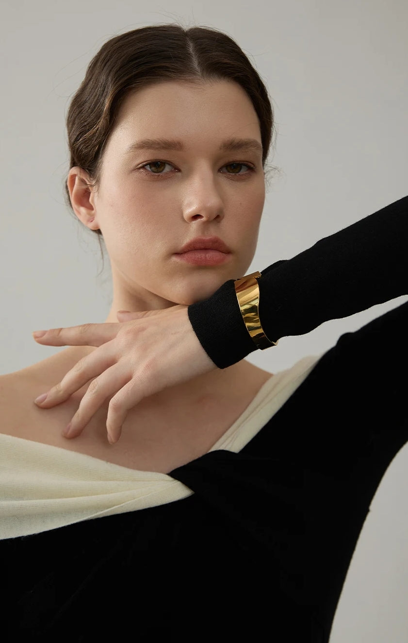 Glossy Wide Geometric Bangle