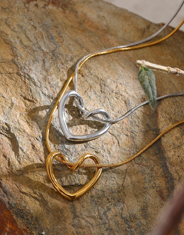Hollow Hearth Pendant Necklace
