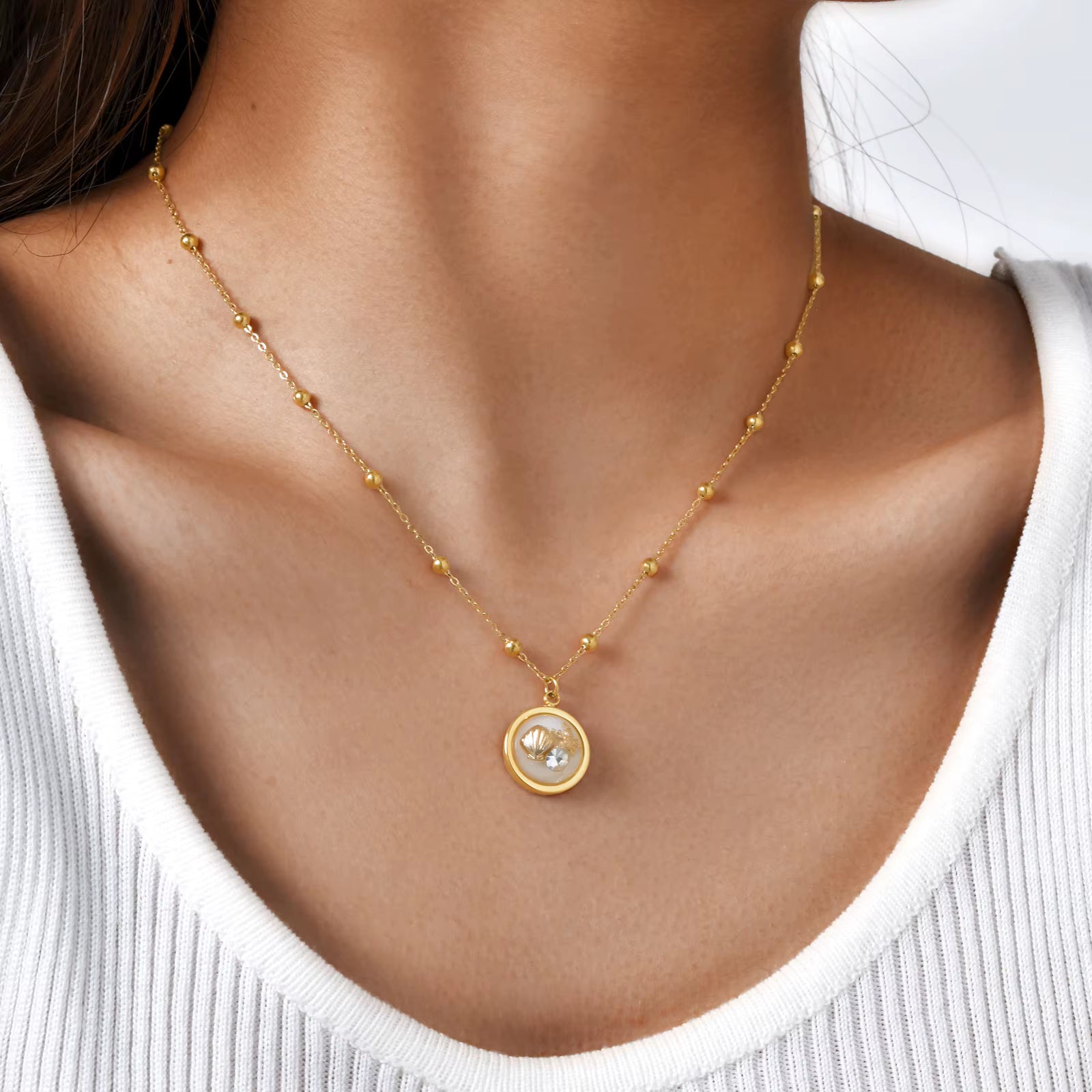 Round Necklace with Shell Starfish Zircon