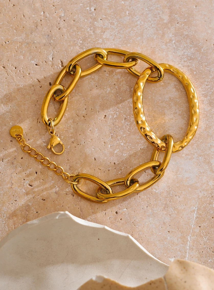 Gold Oval Chain Bracelet