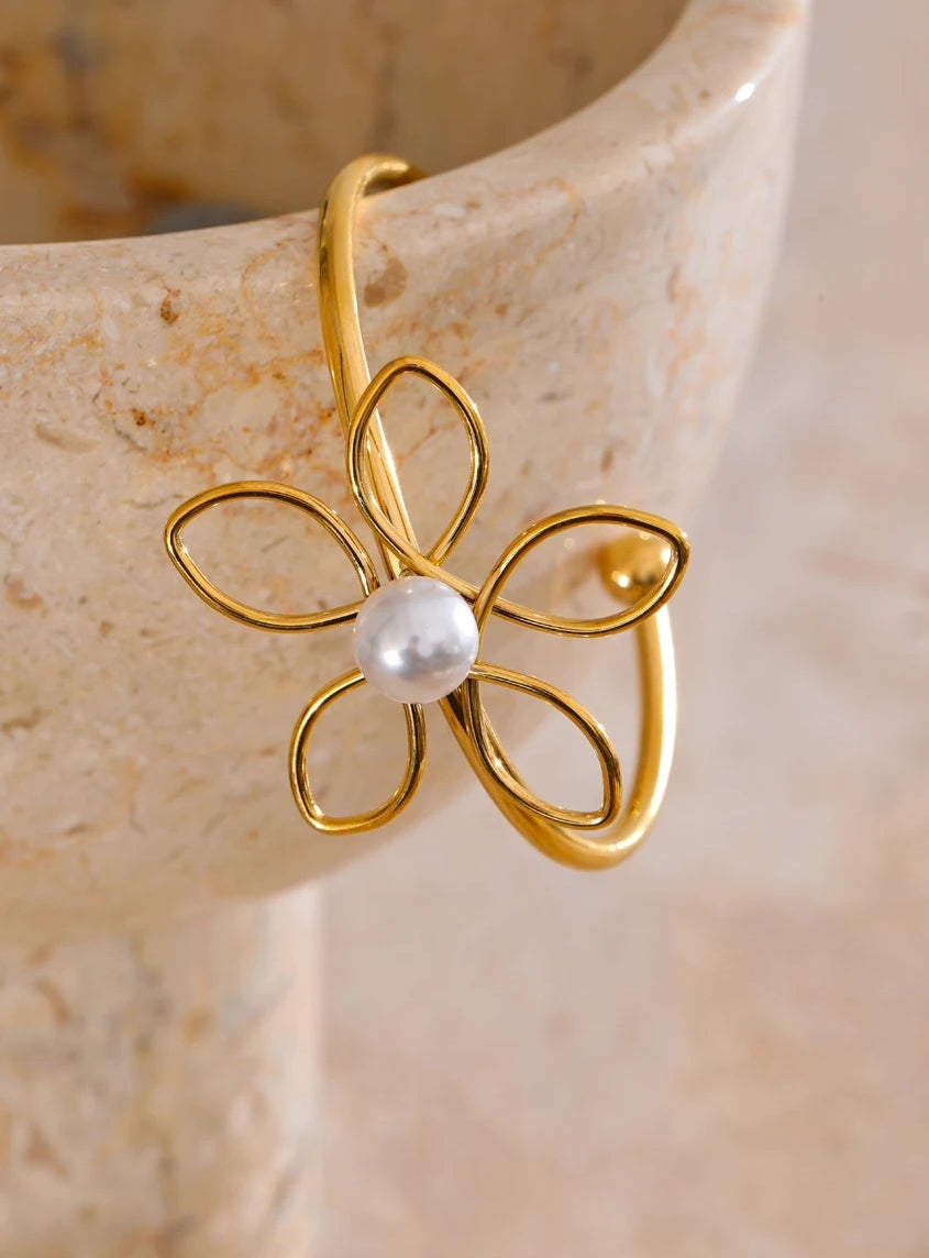 Pearl Flower Hollow Cuff Bracelet