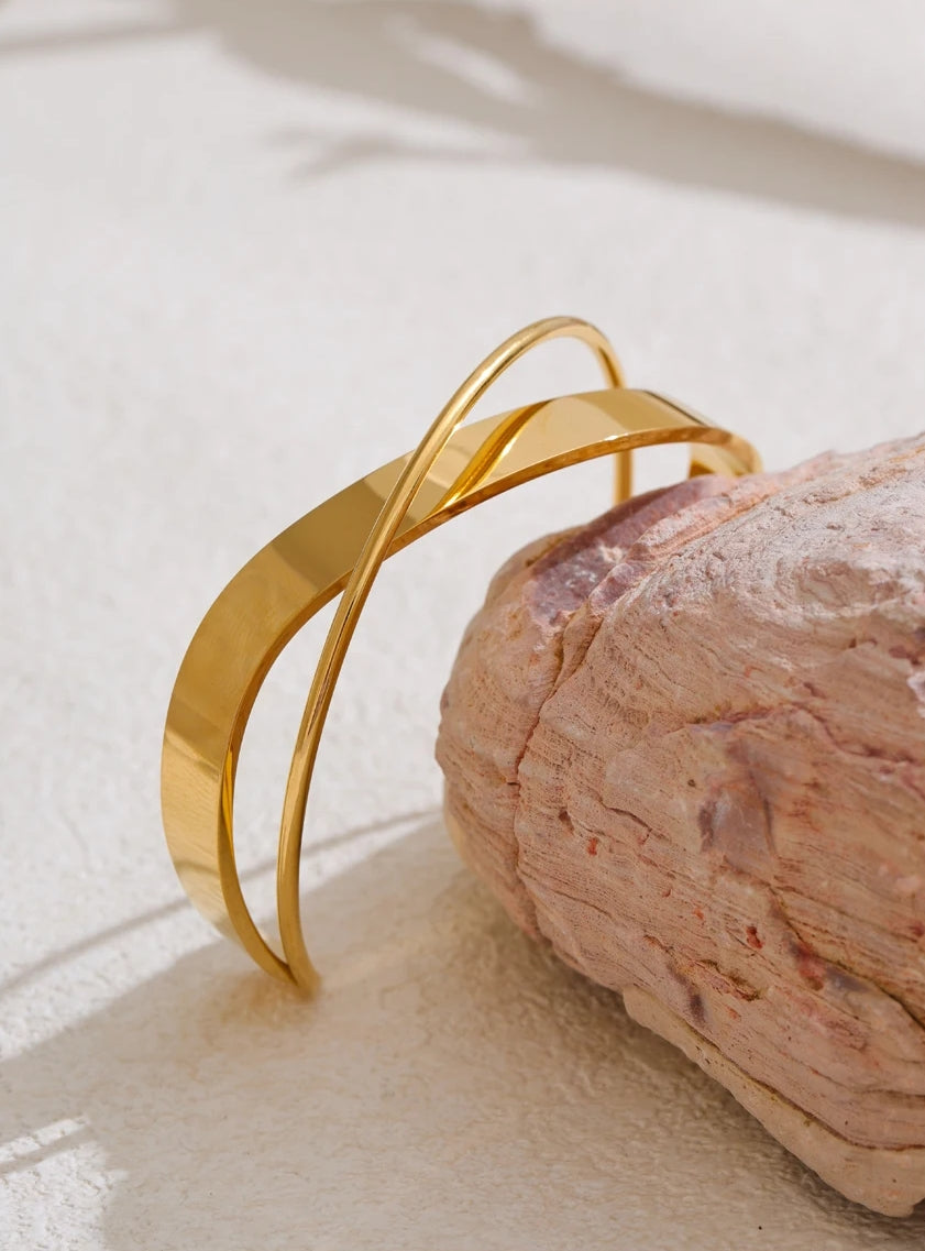Minimal Crossed Layers Open Cuff Bracelet