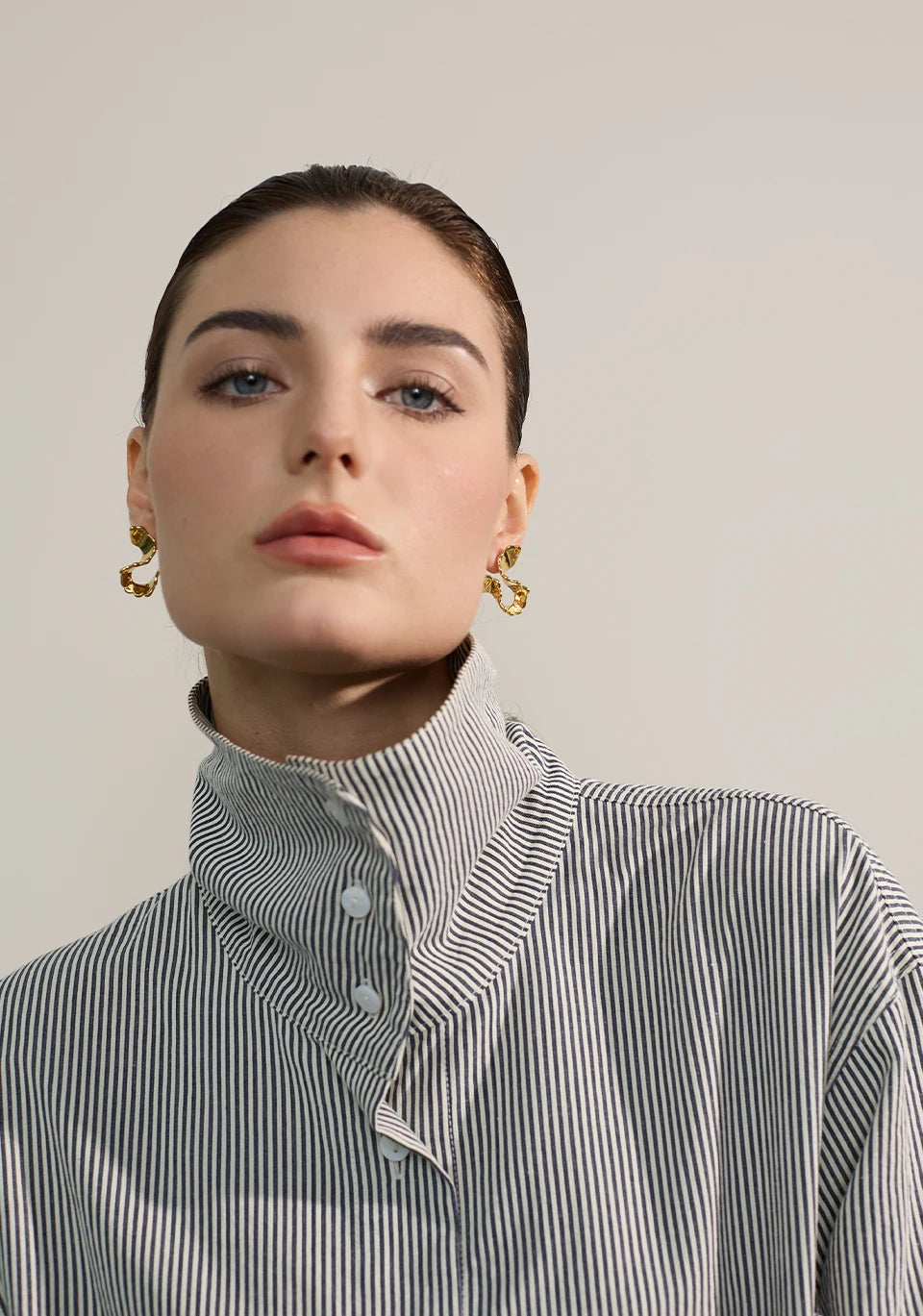 Abstract Sculpted Wave Stud Earrings