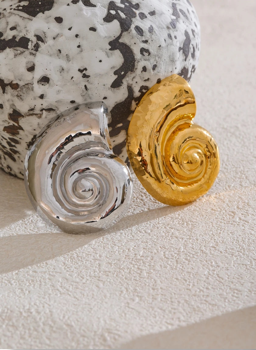 Conch Brooch