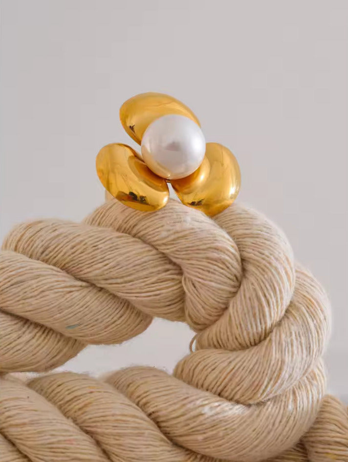 Adjustable Metal Flower & Simulated Pearl Big Open Ring