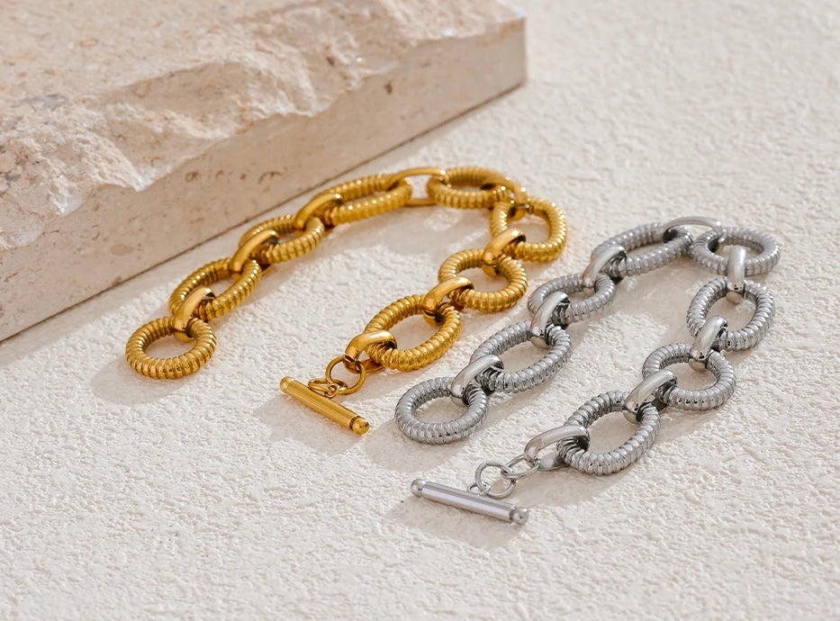 Textured Oval Chain Toggle Clasp Bracelet