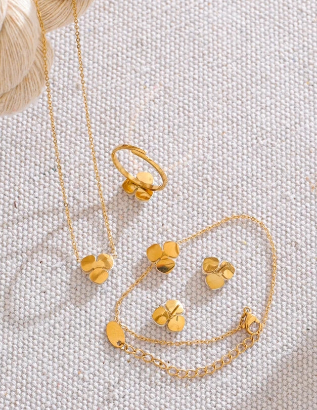 Natural Shell Flower Jewelry Set (Necklace, Bracelet, Earrings & Ring)