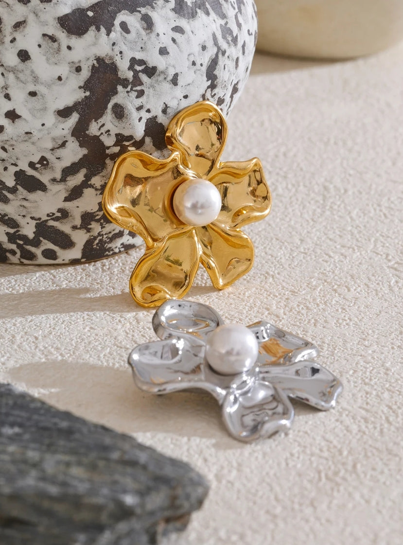 Flower Pearl Brooch