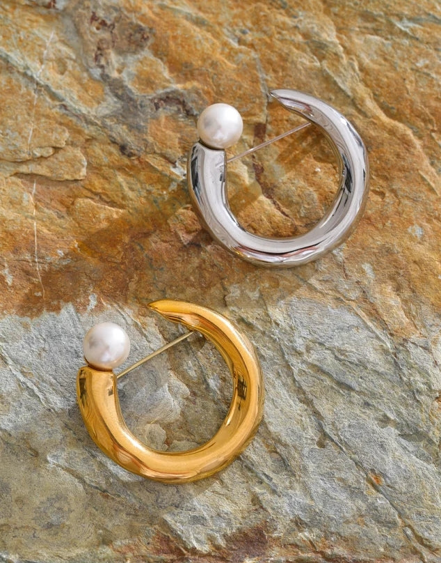U-Pearl Brooch