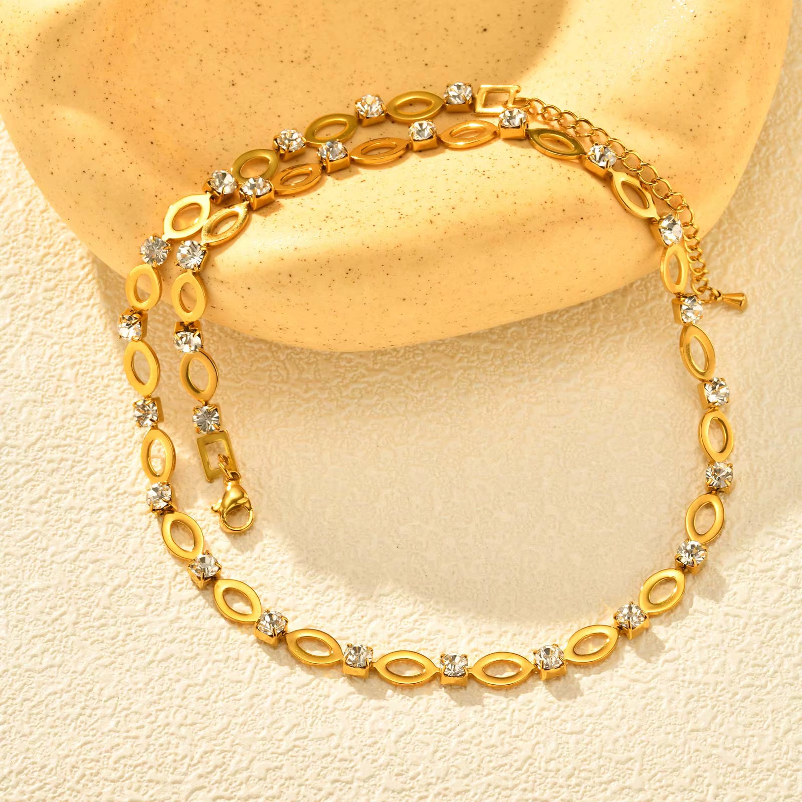 Zircon Hollow Oval Chain Necklace