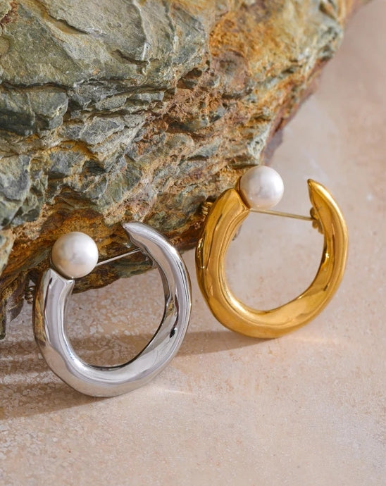 U-Pearl Brooch
