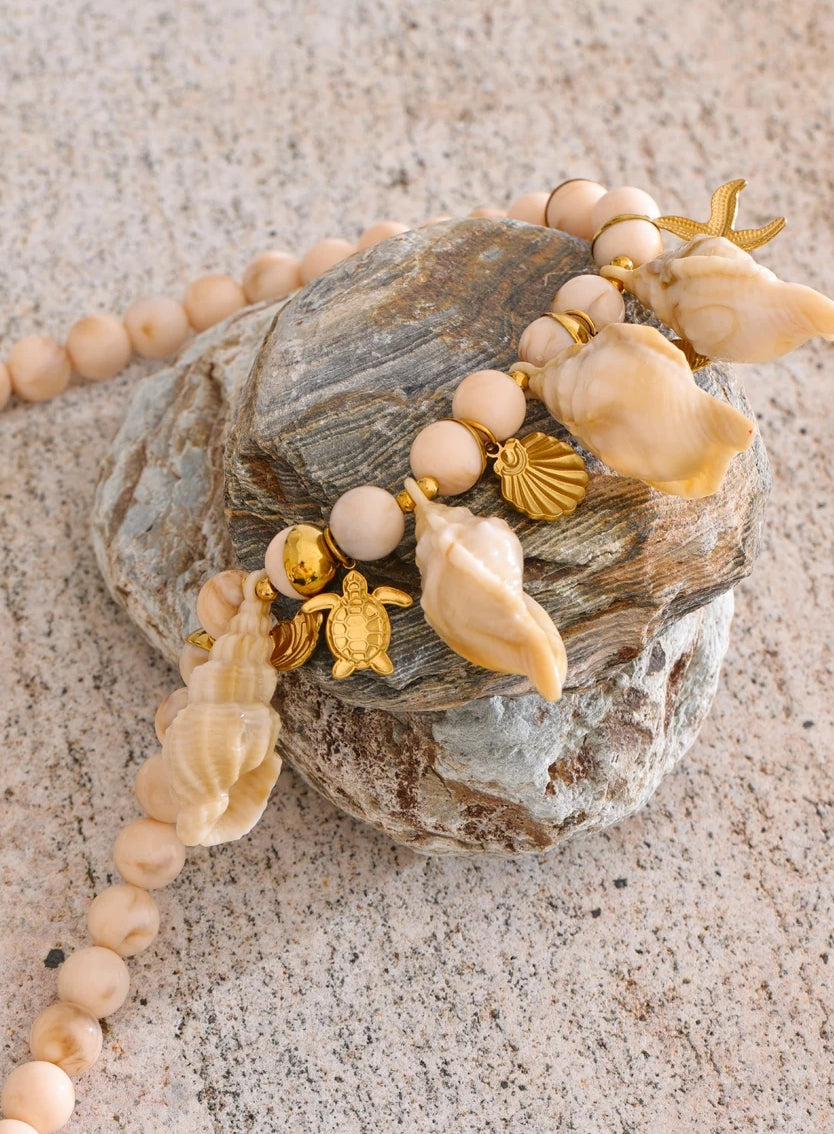 Natural Stone & Acrylic Conch Charm Necklace