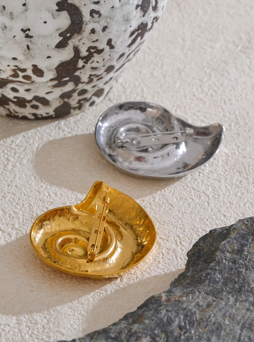 Conch Brooch