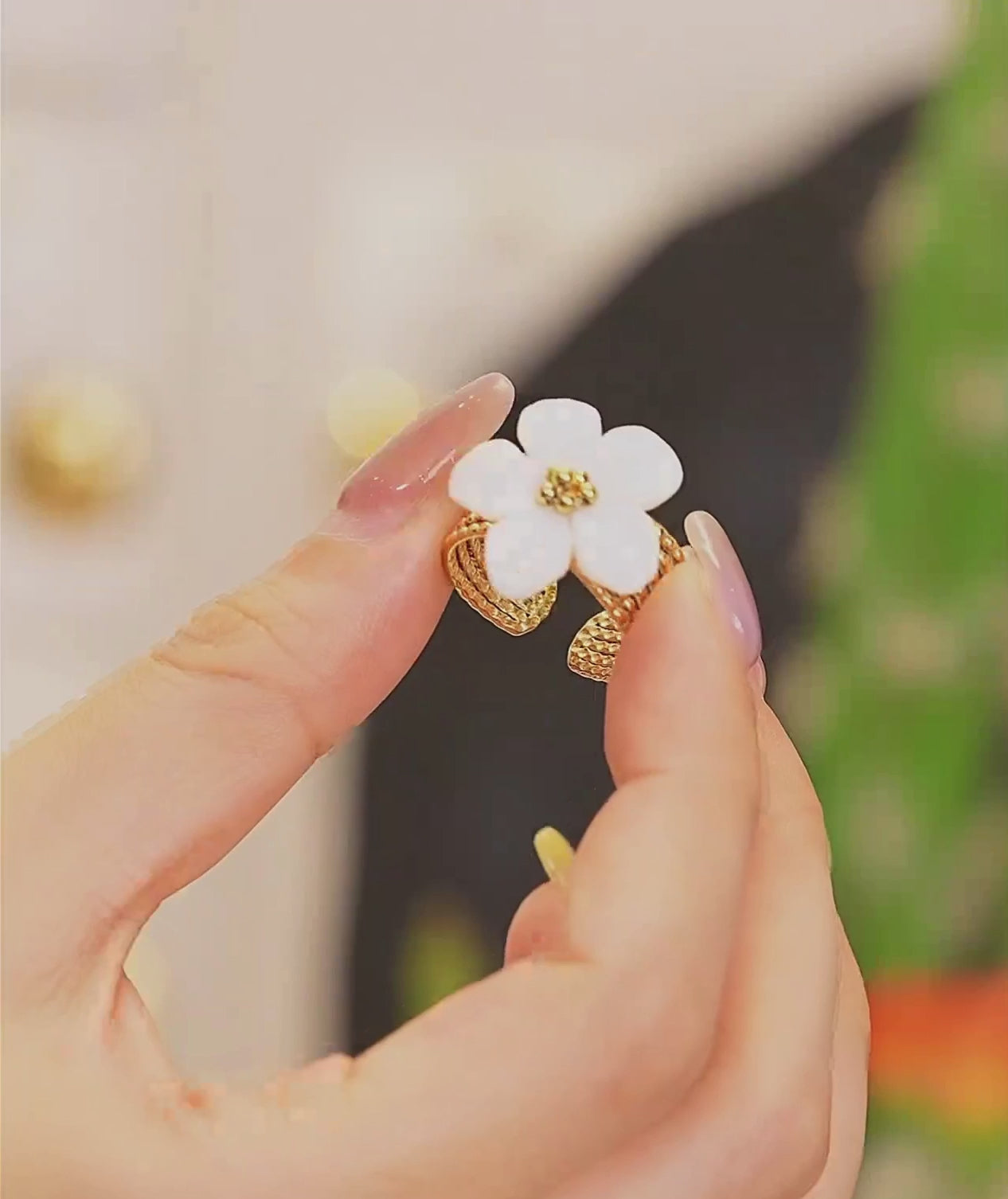 Adjustable Natural Seashell Flower Ring