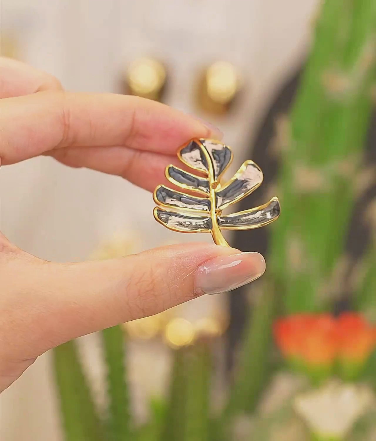Wavy Enamel Leaf Brooch